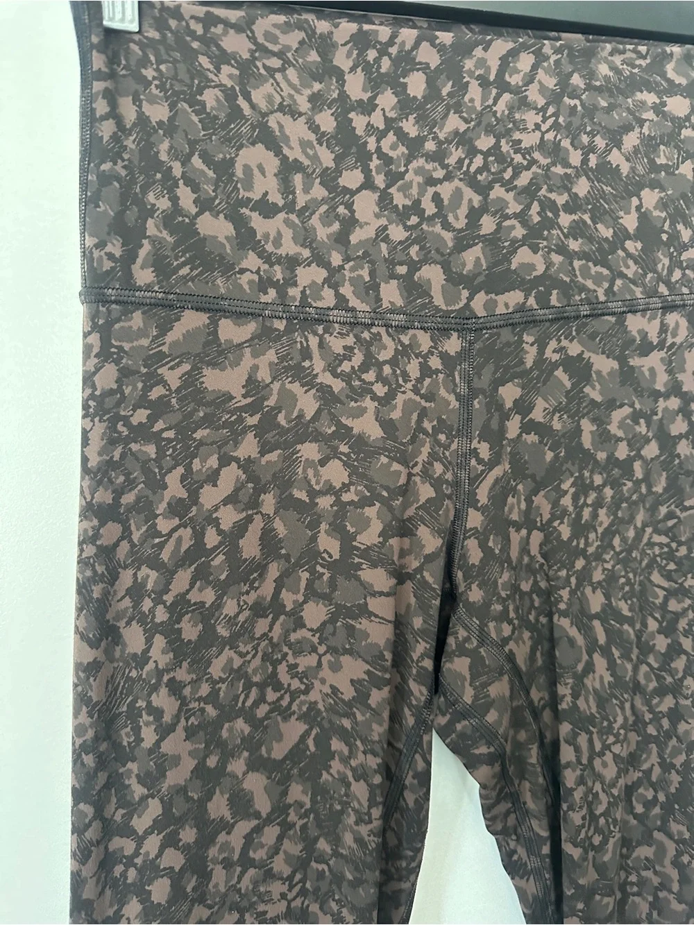 Lululemon Wunder Under High Rise Leggings Wild Thing Camo 25” Size 6